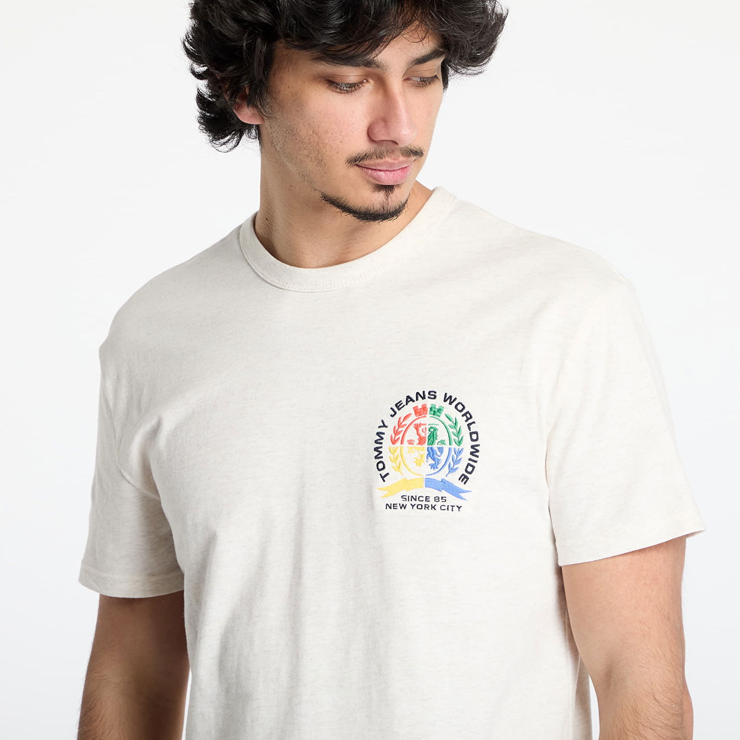 Majica Tommy Hilfiger Tommy Jeans Regular Pop Crest Tee Bež | DM0DM20809 AE3, 1