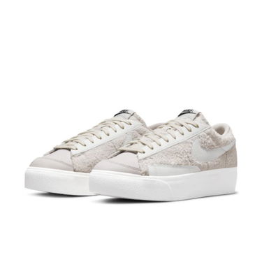 Superge in čevlji Nike Blazer Low Platform W Siva | DO6715-001, 1