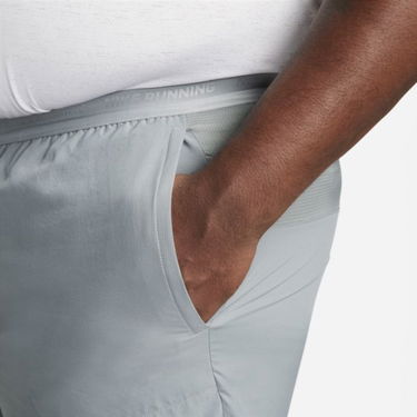 Kratke hlače Nike Dri-FIT Stride 2-In-1 Running Shorts Siva | DM4759-084, 3
