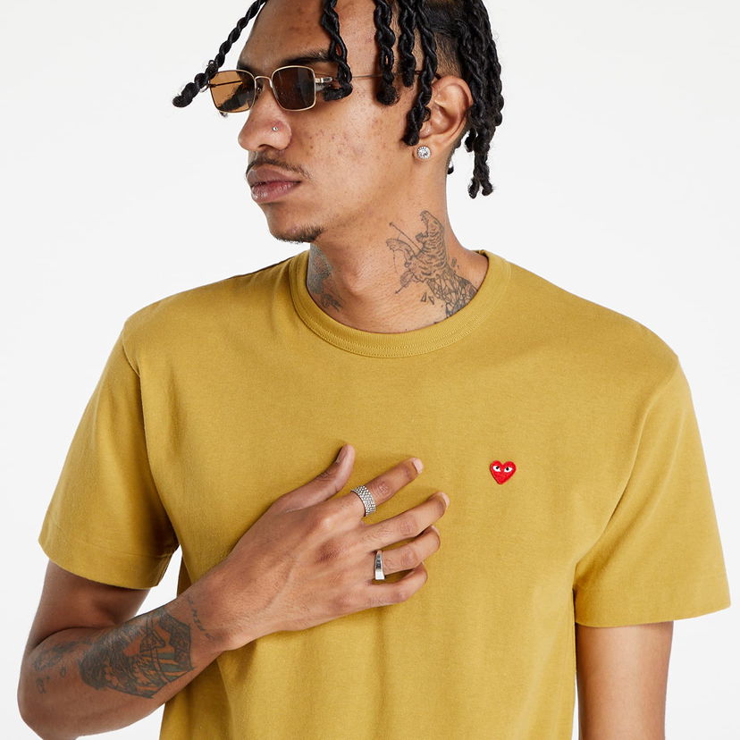Majica Comme des Garçons PLAY Heart Logo Tee UNISEX Rjava | AZT314 olive