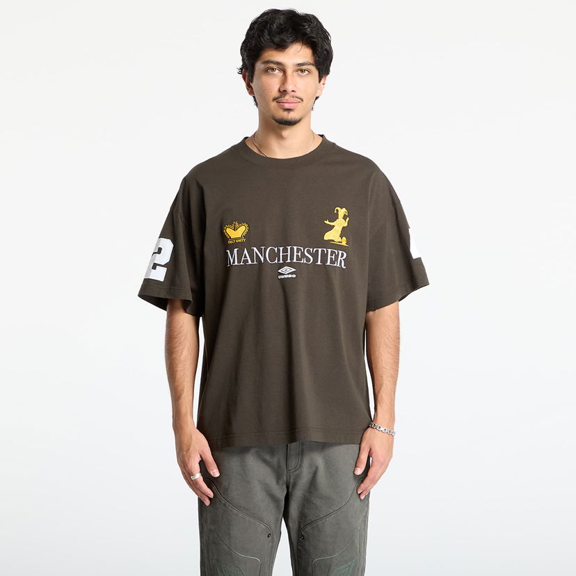 Majica Umbro Cult Unity Manchester Graphic Oversized T-Shirt with Number 2 Sleeve Rjava | UBMW0397JY121 GRN0010