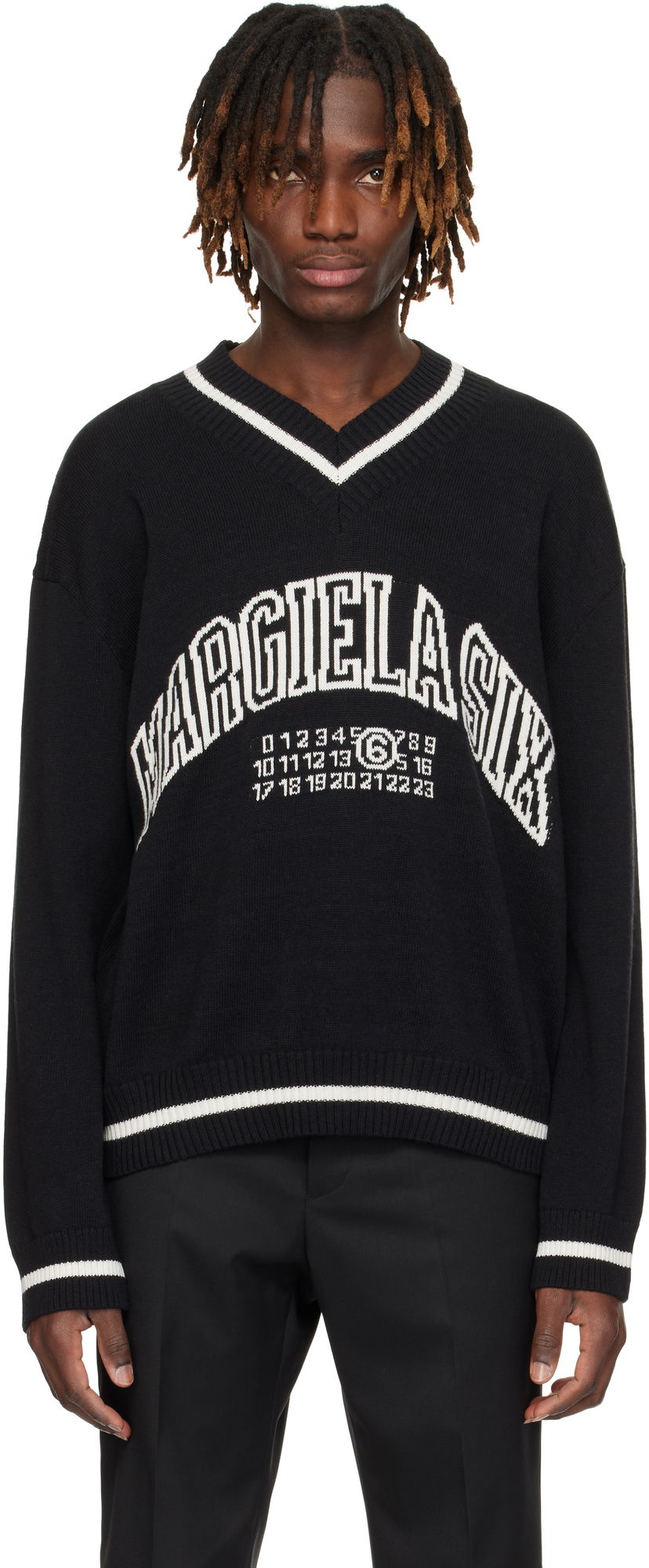 Pleteni pulover Maison Margiela MM6 Maison Margiela V-Neck Varsity Sweater Črna | SH0HN0002 M13085