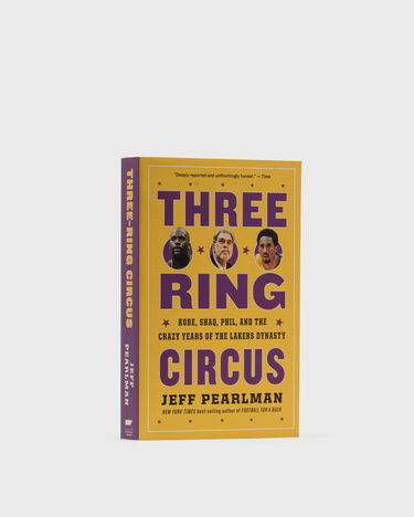 Knjige in revije gestalten Three-Ring Circus - Kobe, Shaq, Phil, And The Crazy Years Of The Lakers Dynasty" By Jeff Pearlman Rumena | 9780358627968, 0