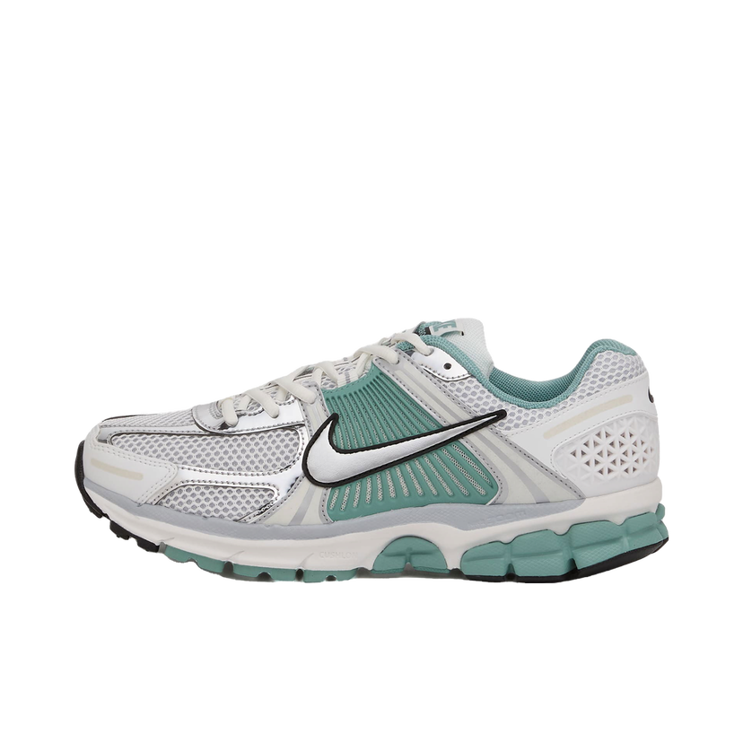 Superge in čevlji Nike Zoom Vomero 5 News UK 3 Bela | HF1877-101