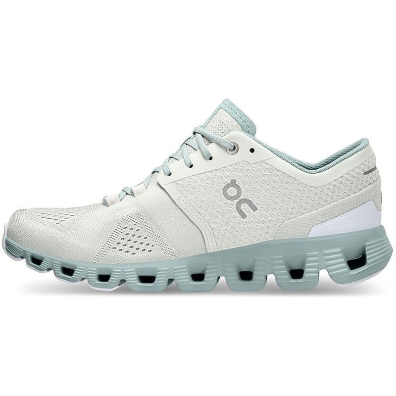 Superge in čevlji On Running Cloud X W Zelena | 40.99036, 0