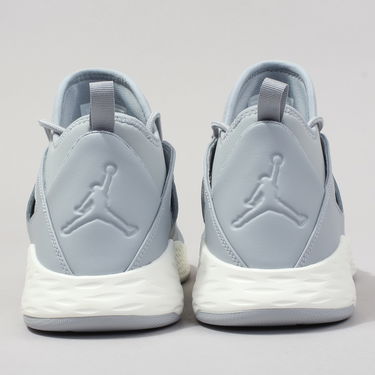 Superge in čevlji Jordan Jordan Formula 23 Siva | 881465-024, 3