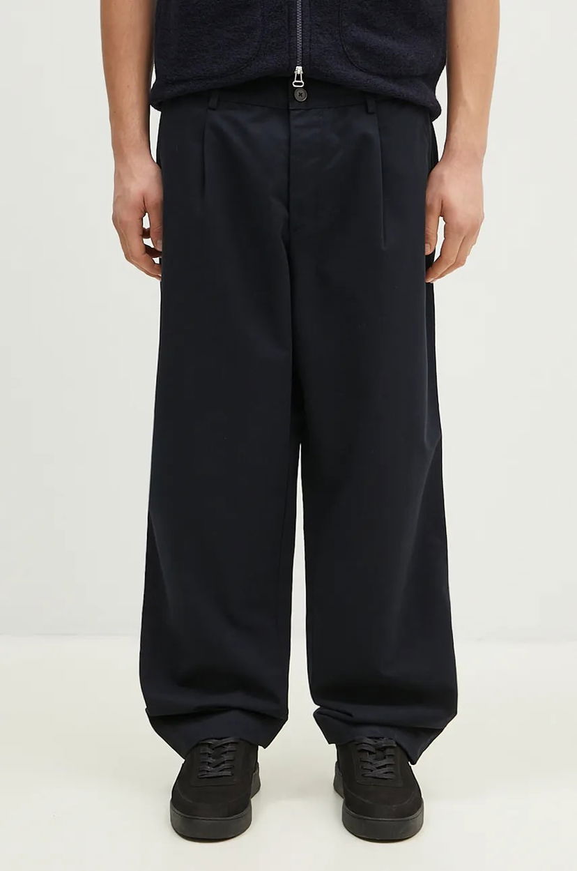 Hlače Universal Works Universal Works Pleated Trousers Mornarica | 31149.NAVY