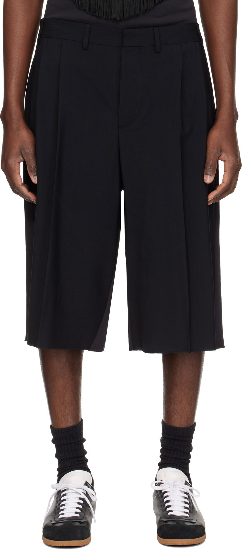 Kratke hlače Maison Margiela MM6 Maison Margiela Pleated Knee-Length Shorts Črna | SH0MU0013 MTN042