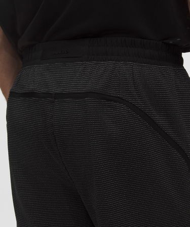 Kratke hlače lululemon Short Pace Breaker linerless reflective mesh 18 cm Črna | prod20001643, 6