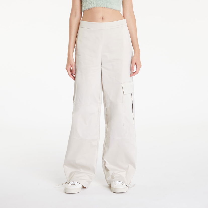 Kavbojke CALVIN KLEIN Satin Cargo Utility Pant Eggshell Bela | J20J223921 ACF