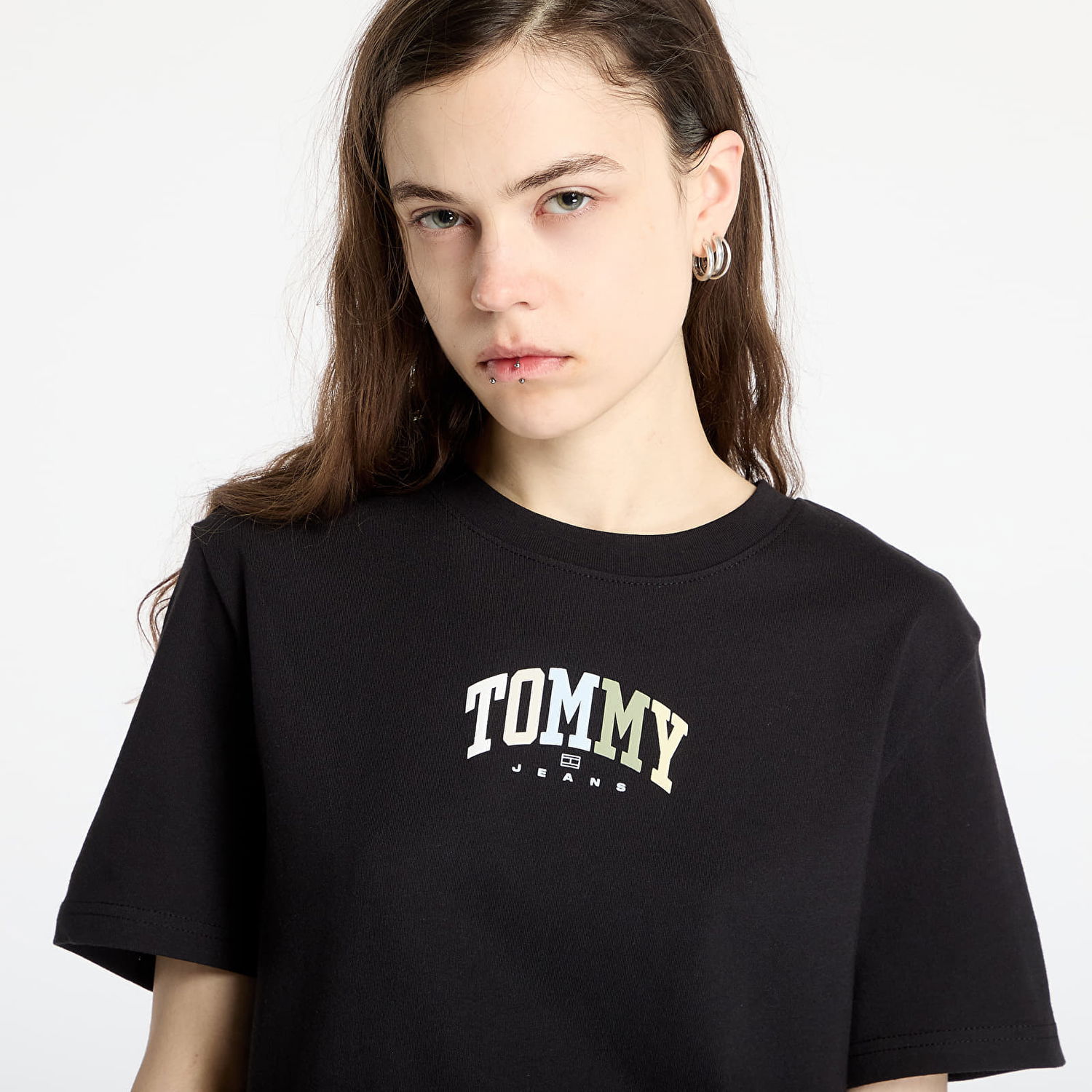 Majica Tommy Hilfiger Tommy Jeans Relaxed Color Varsity Tee Črna | DW0DW21337 BDS, 1