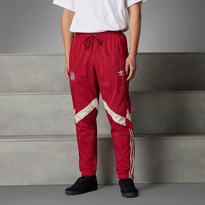 Hlače adidas Originals FC Bayern Originals Pants Rdeča | IS6512