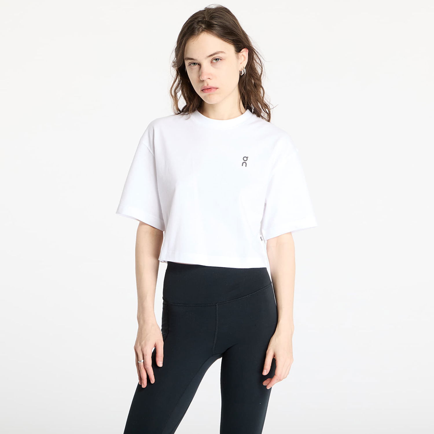 Krop-top On Running Club Boxy Cropped T-Shirt Bela | 1WF11120069 W, 0