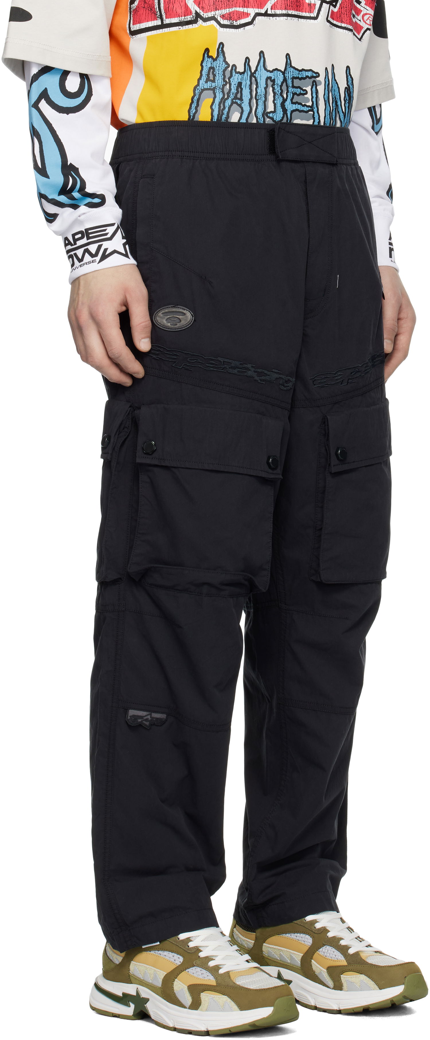 Cargo hlače AAPE by A Bathing Ape AAPE by A Bathing Ape Moonface Logo Utility Cargo Pants Črna | AAPPTMB633XXNBKX, 1