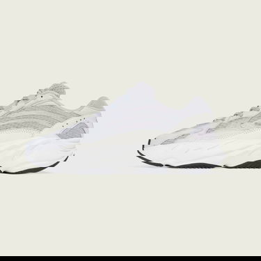 Superge in čevlji adidas Yeezy Boost 700 V2 "Static" Siva | EF2829, 0