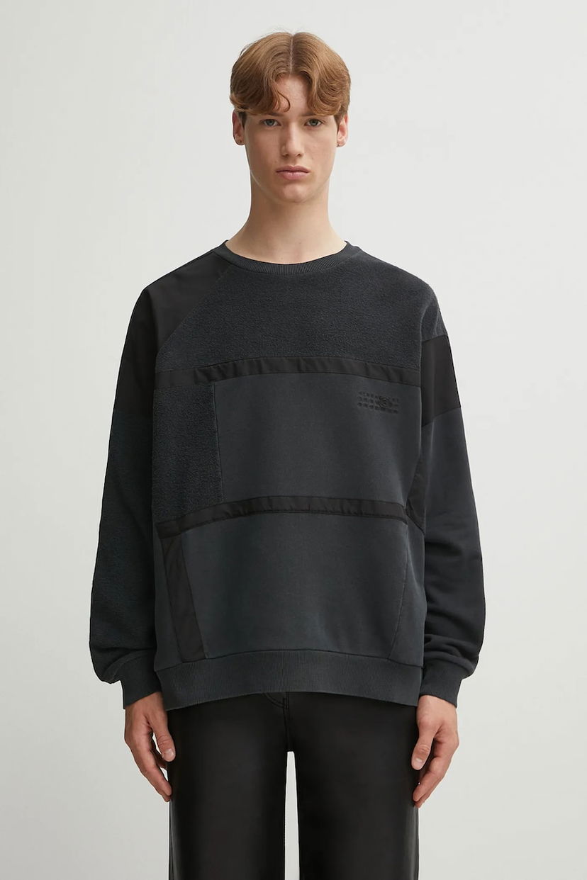 Pulover Maison Margiela MM6 Maison Margiela Patchwork Sweatshirt Črna | SH2GU0026.M25024.899