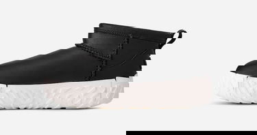 Superge in čevlji UGG Classic Ultra Mini Wrap Tech Boot Črna | 1171215-BKJ, 2