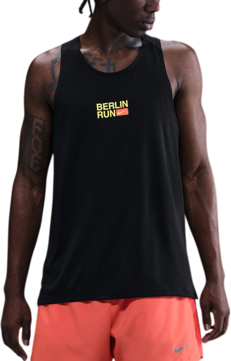 Majica brez rokavov Nike Nike Stride Berlin Marathon Men's Running Tank Črna | ih4074-010