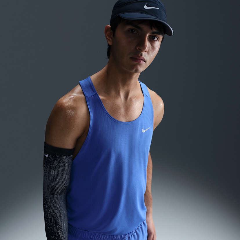 Majica brez rokavov Nike Dri-FIT Fast Running Tank Top Modra | FN4229-411