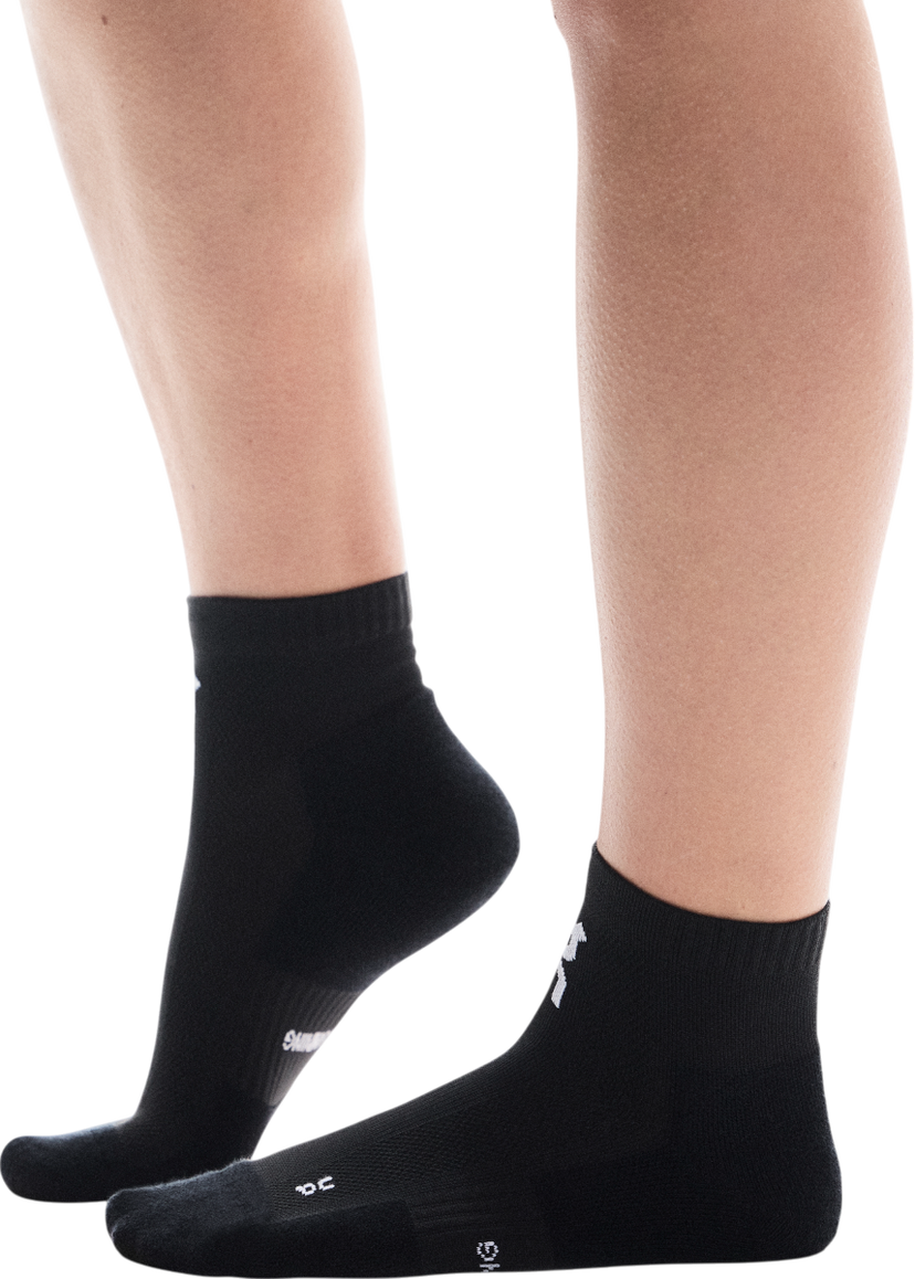 Nogavice On Running Running Core Mid Socks Črna | 2uf10070553