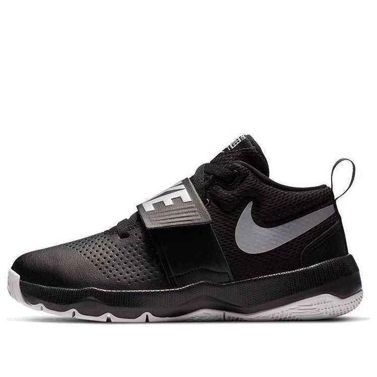 Superge in čevlji Nike Nike Team Hustle D 8 Črna | 881941-001