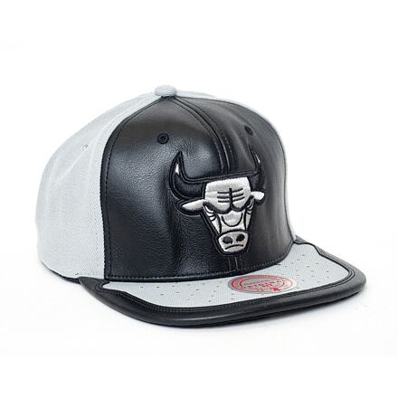 Kapa Mitchell & Ness Chicago Bulls Day One Snapback Hat Siva | 6HSSMM19224-CBUBKGY