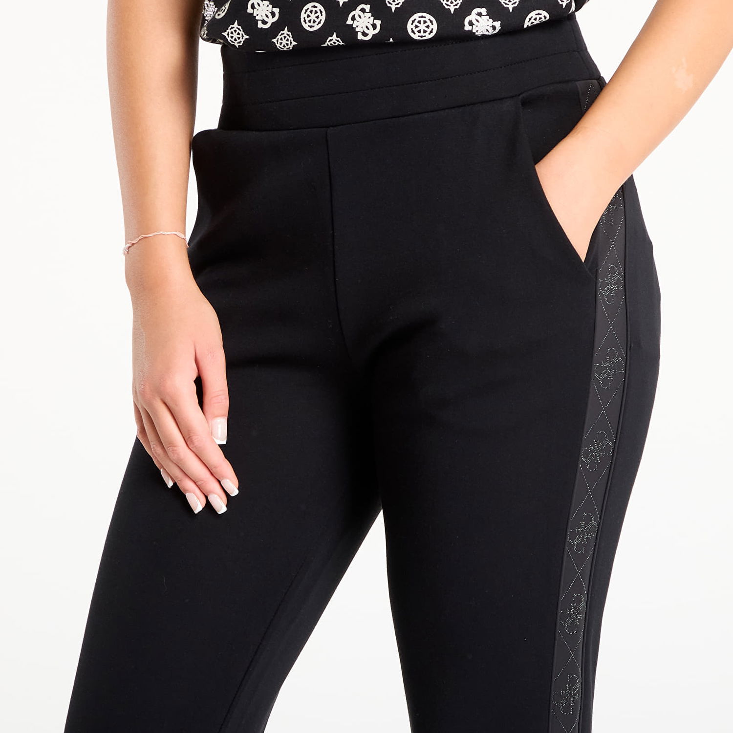 Hlače GUESS GUESS New Victoire Scuba Pants Črna | W5YB11KBYE2-JBLK, 1