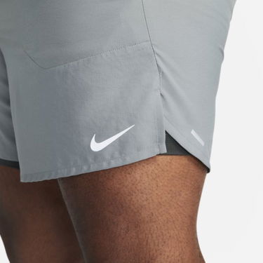 Kratke hlače Nike Dri-FIT Stride 2-In-1 Running Shorts Siva | DM4759-084, 2