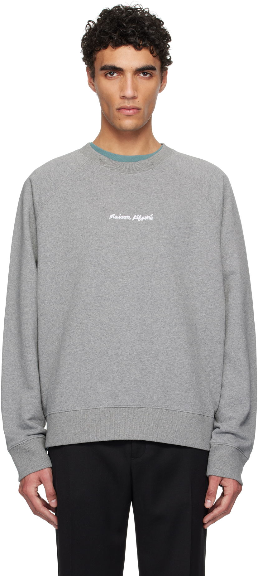 Pleteni pulover MAISON KITSUNÉ Maison Kitsuné Oversize Raglan Sweatshirt with Embroidery Siva | OM00309KM0001