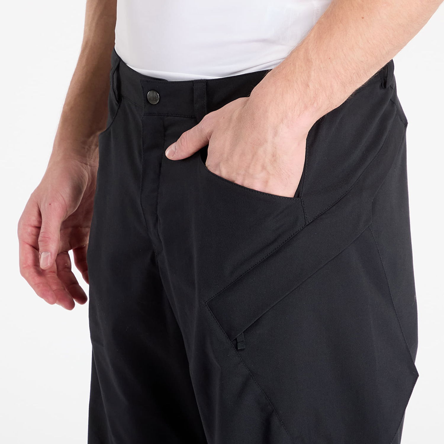 Cargo hlače Tilak Quest Pants Črna | 10101806, 1