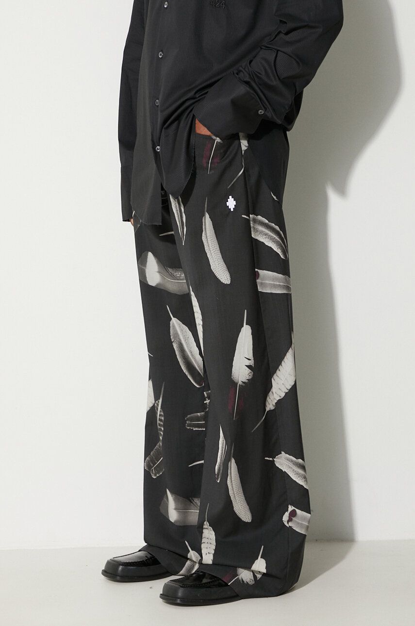 Hlače Marcelo Burlon Feathers Trousers Črna | CMCA187F23FAB0031001, 0