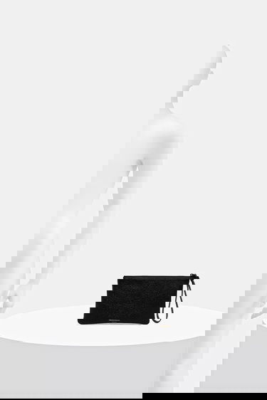 Denarnica Common Projects Pebbled Leather Small Flat Pouch Črna | 9187.7001, 4