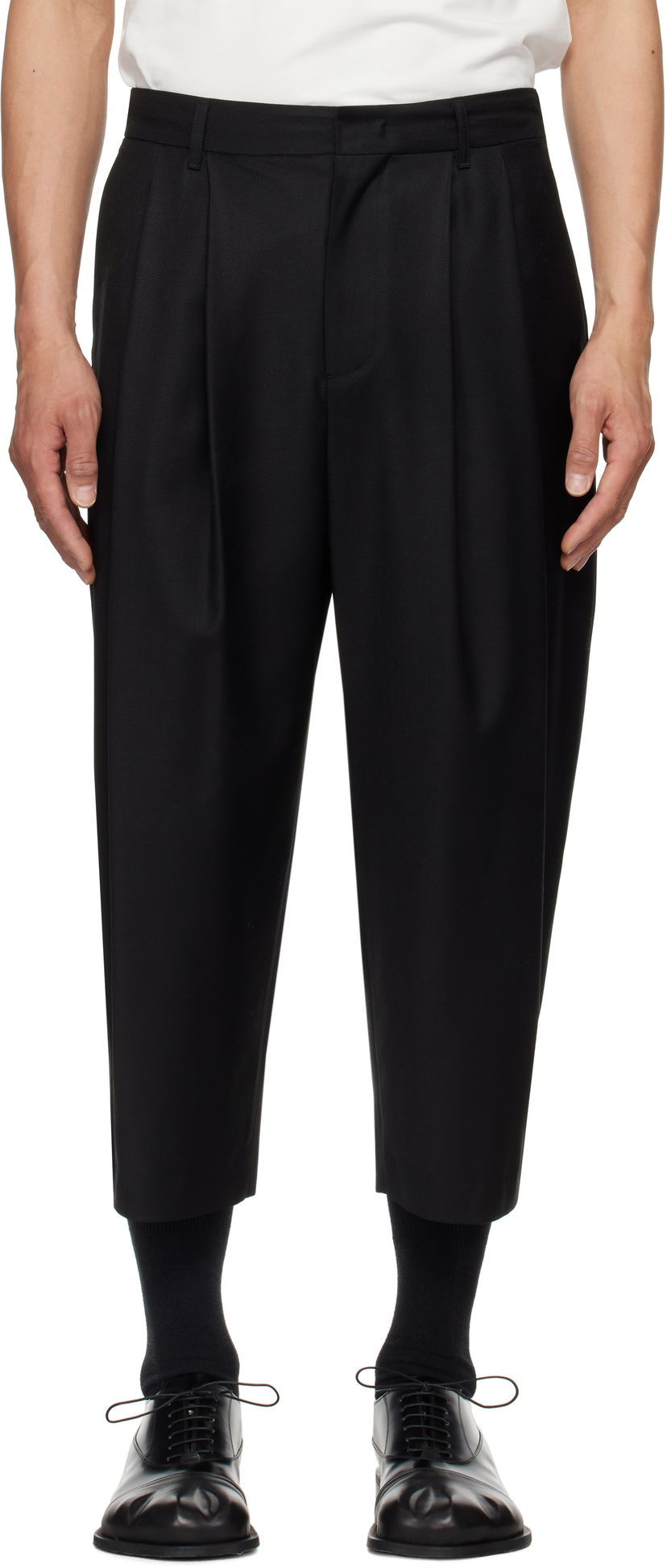 Hlače ADER ERROR ADER error Sig; Tag 01 Cropped Pleated Trousers Črna | BO42FYSA0101BK
