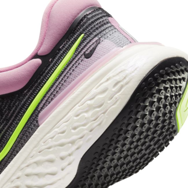 Superge in čevlji Nike ZoomX Invincible Run Flyknit W Črna | CT2229-002, 1
