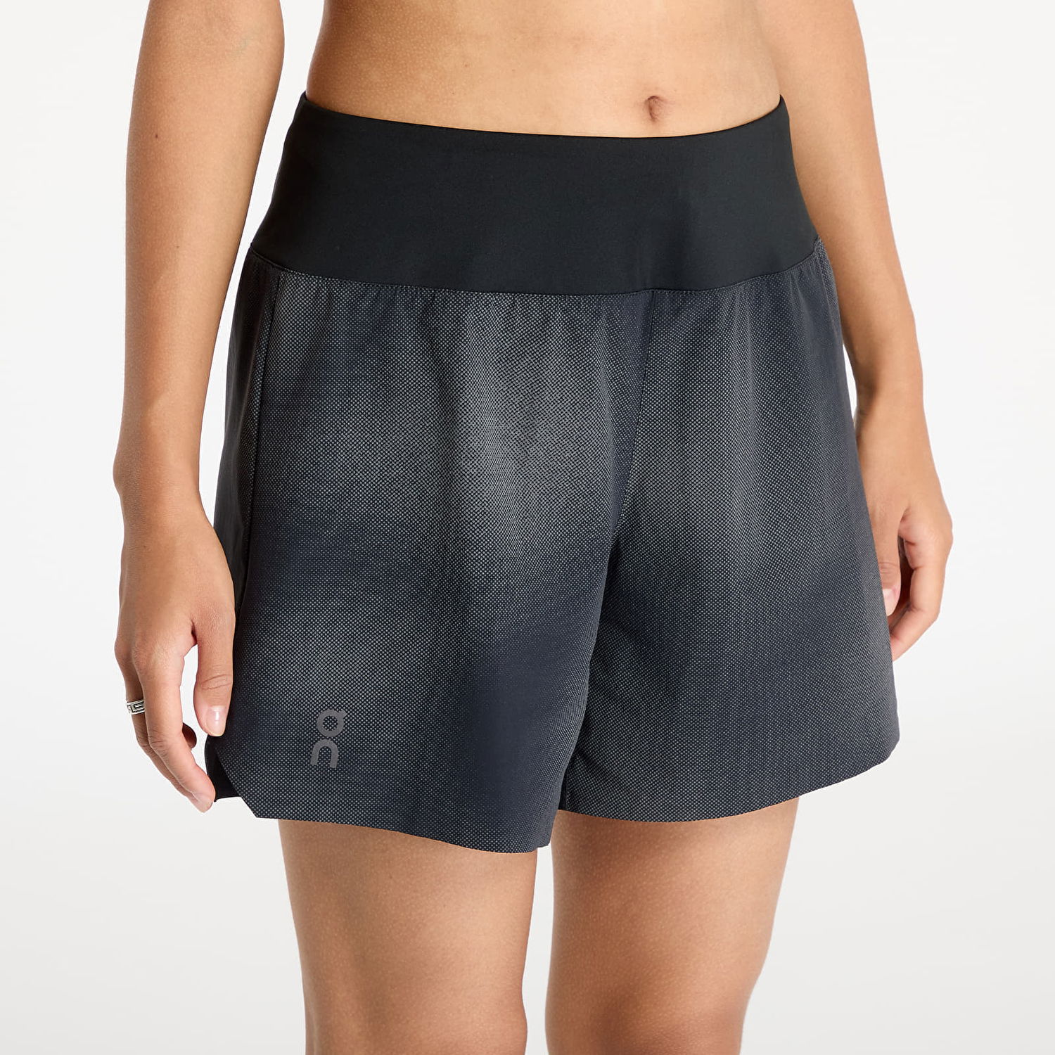 Kratke hlače On Running Shorts Lumos Black Črna | 1WE30240553, 1