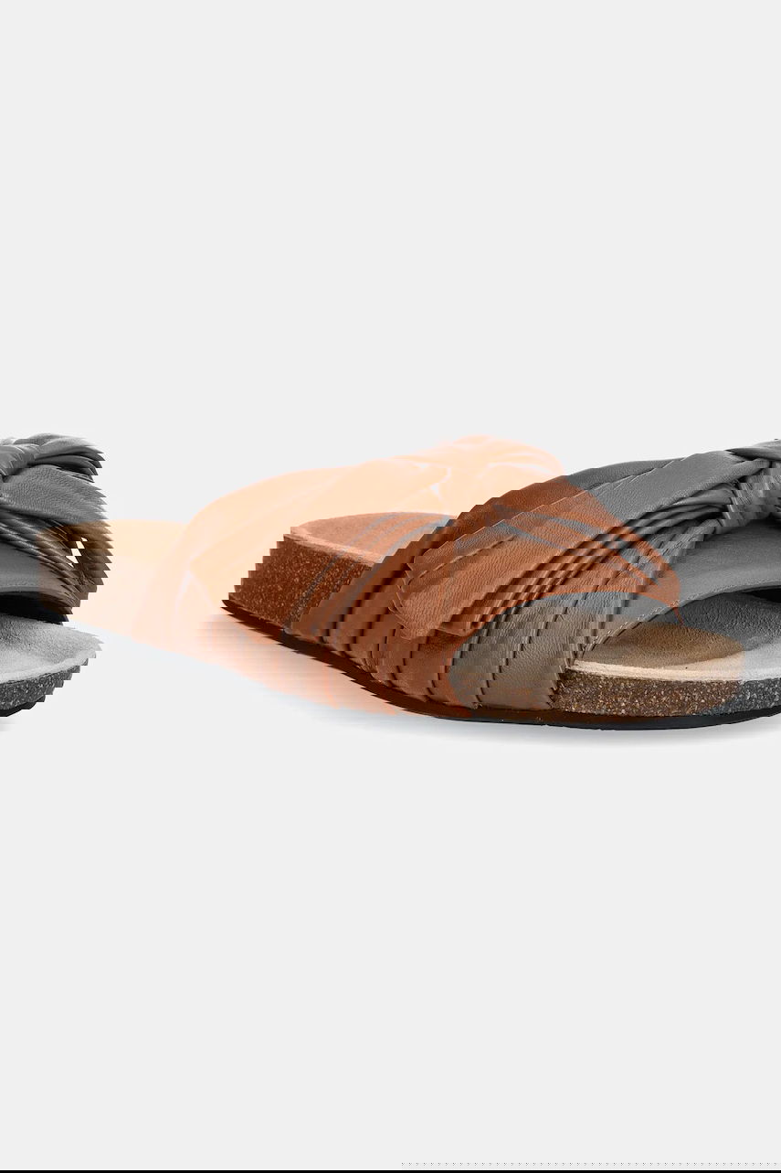 Superge in čevlji JW Anderson JW Anderson Knotted Leather Slides Rjava | SN0096.LA0161.640, 0