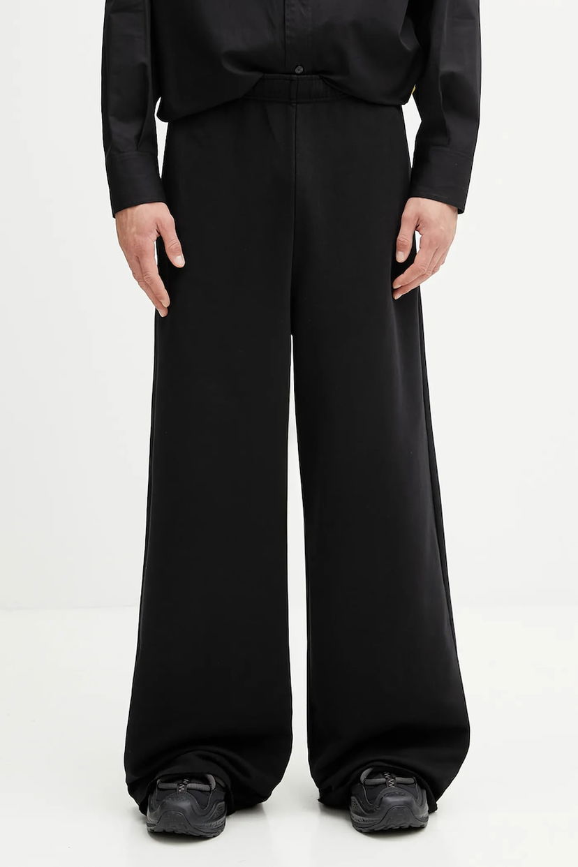 Hlače Maison Margiela MM6 Maison Margiela x MM6 Wardro Wide Leg Lounge Pants Črna | SH0KA0057.M25025.900