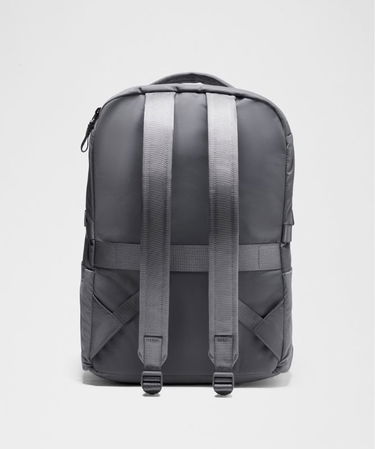 Nahrbtnik lululemon Crew Backpack 22L Siva | prod20002103, 2