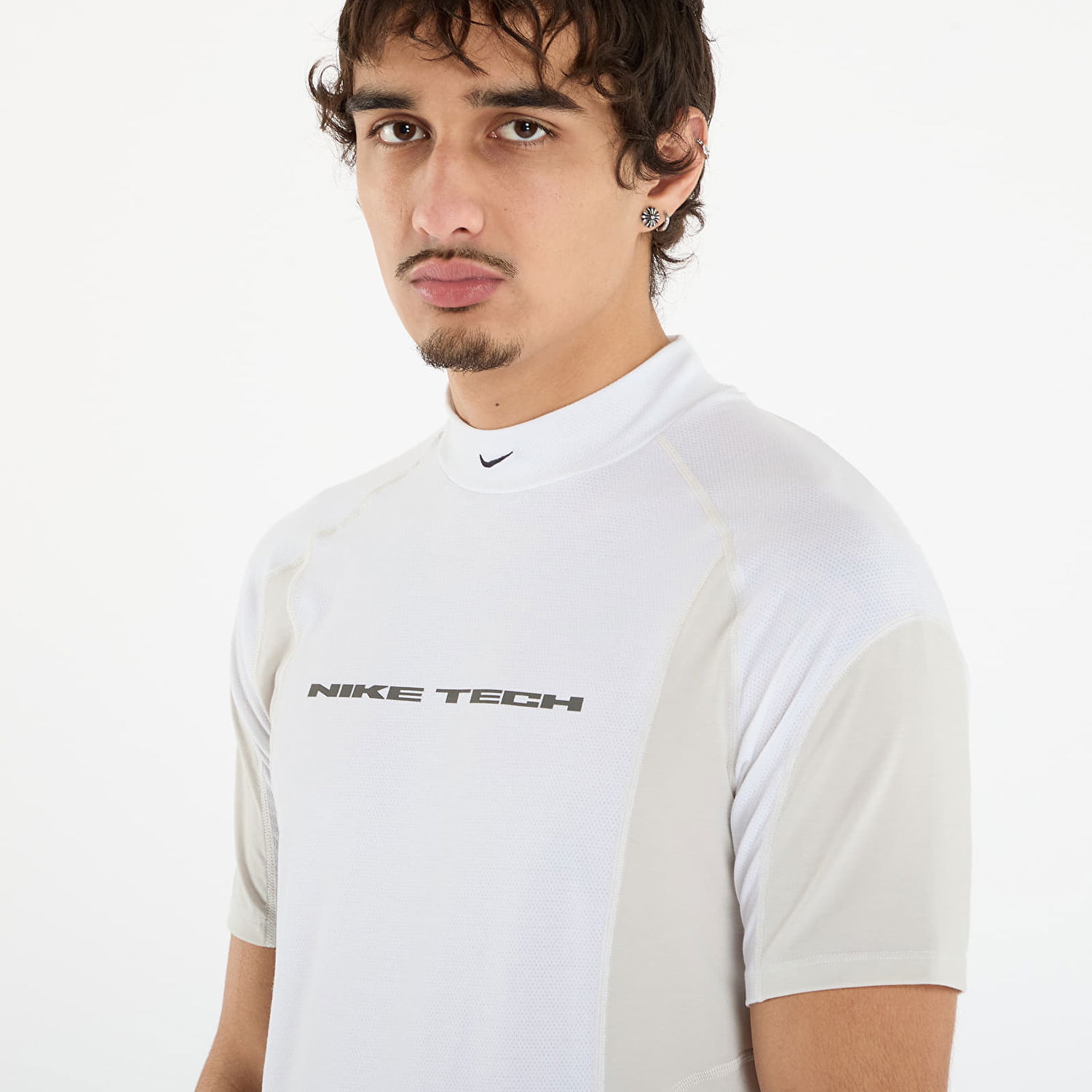 Majica Nike Nike Tech Dri-FIT Short-Sleeve Base Layer Bela | IB1522-100, 1