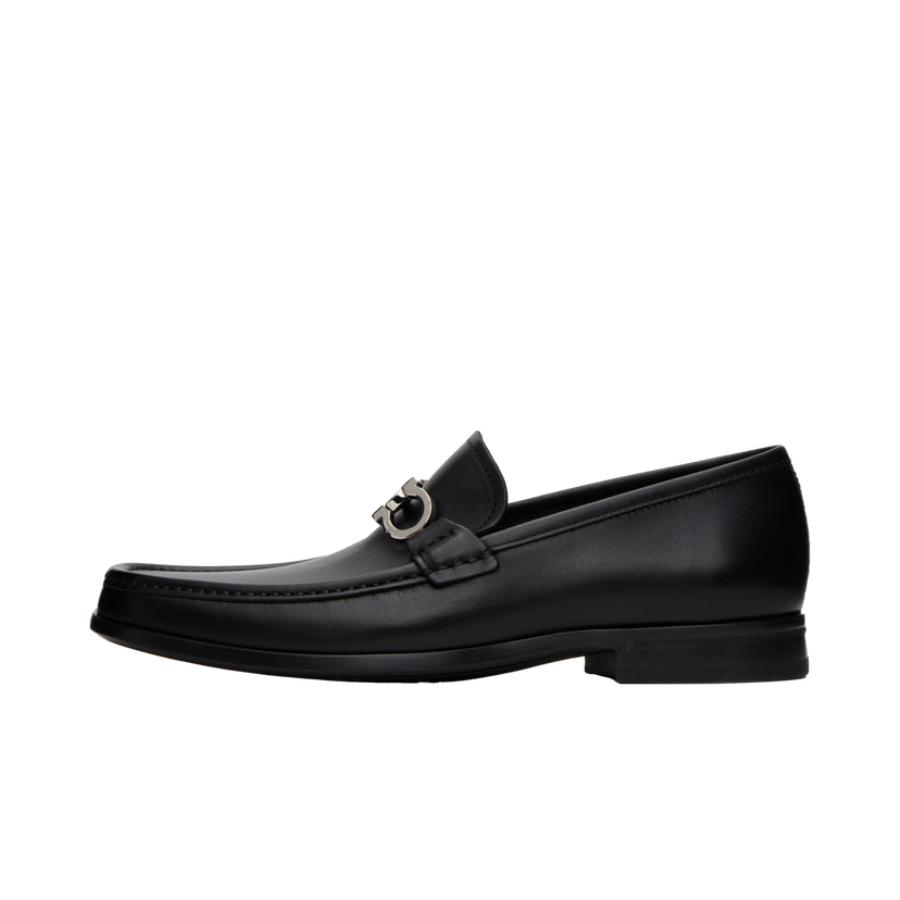 Superge in čevlji FERRAGAMO Reversible Gancini Ornament Loafers Črna | 686084
