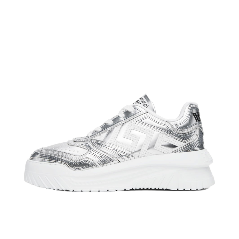 Superge in čevlji Versace Silver & White Metallic Greca Oddisea Sneakers Kovinski | 1008124_1A10367