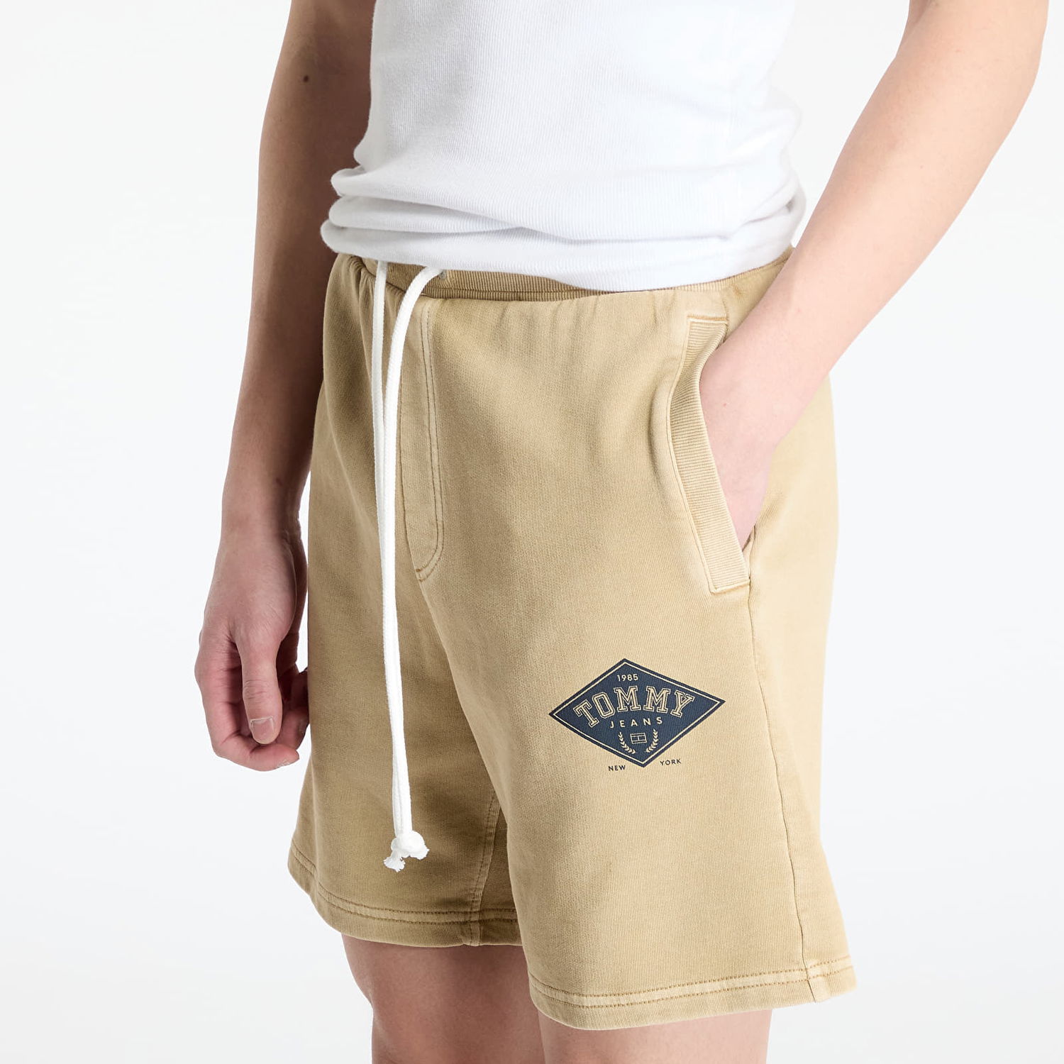 Kratke hlače Tommy Hilfiger Tommy Jeans Regular Varsity Shorts Bež | DM0DM20936 ACT, 1