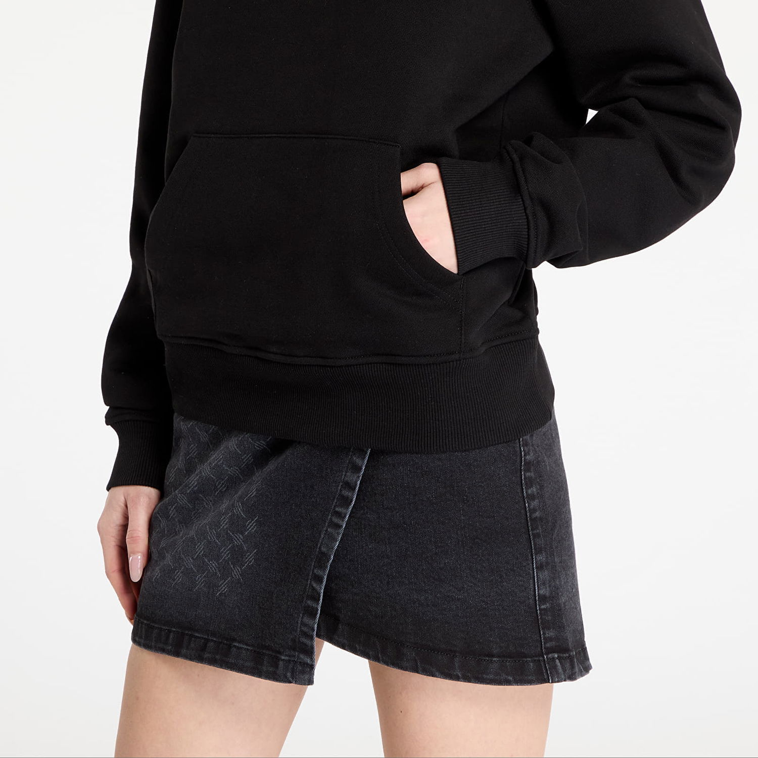 Pulover DAILY PAPER Daily Paper Overlooked Hoodie Črna | 2423064, 1