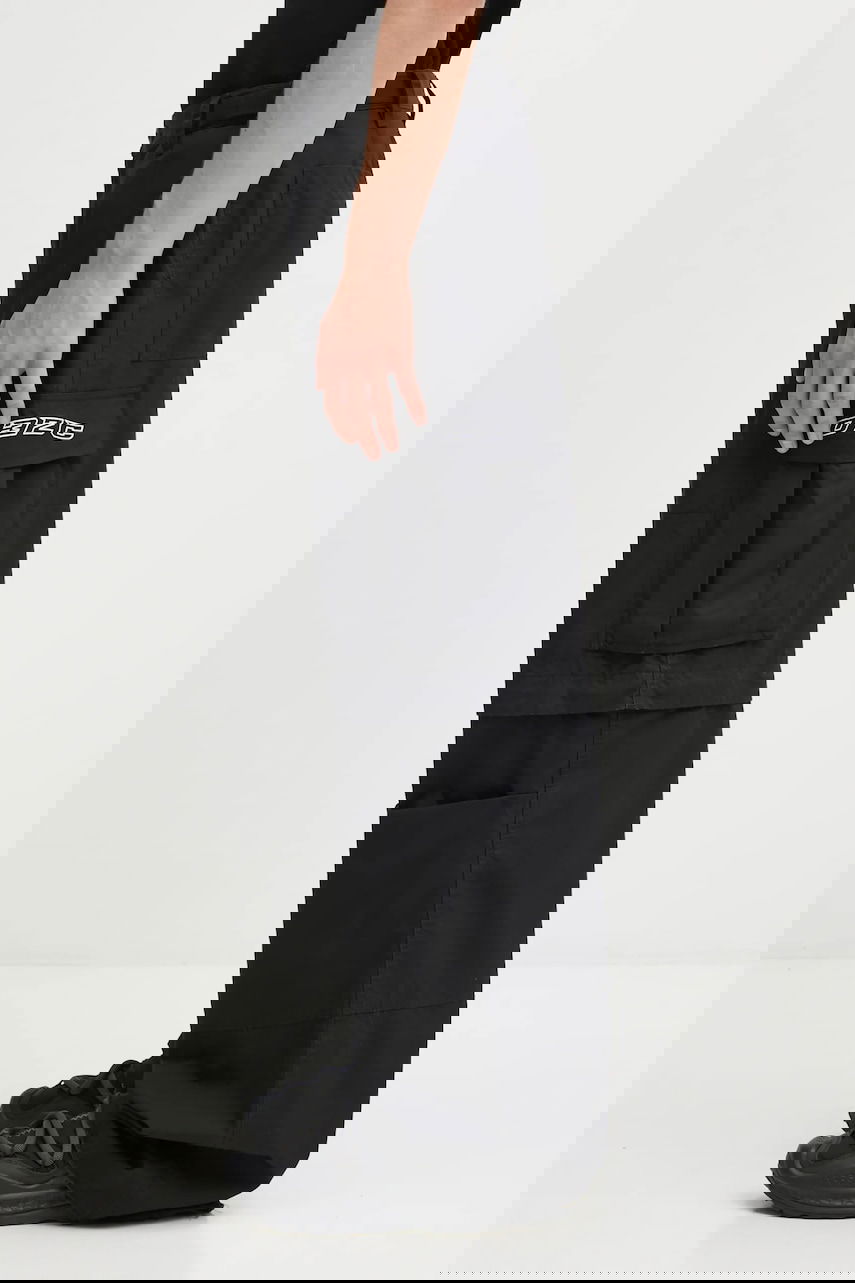 Cargo hlače 032C 032C 'Double-Edged Sword' Wide-Leg Cargo Pants Črna | F25.URW.1001.000, 1