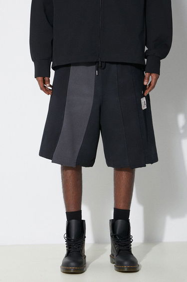 Kratke hlače Maison MIHARA YASUHIRO Maison MIHARA YASUHIRO Vertical Switching Shorts Črna | A12SP563, 0