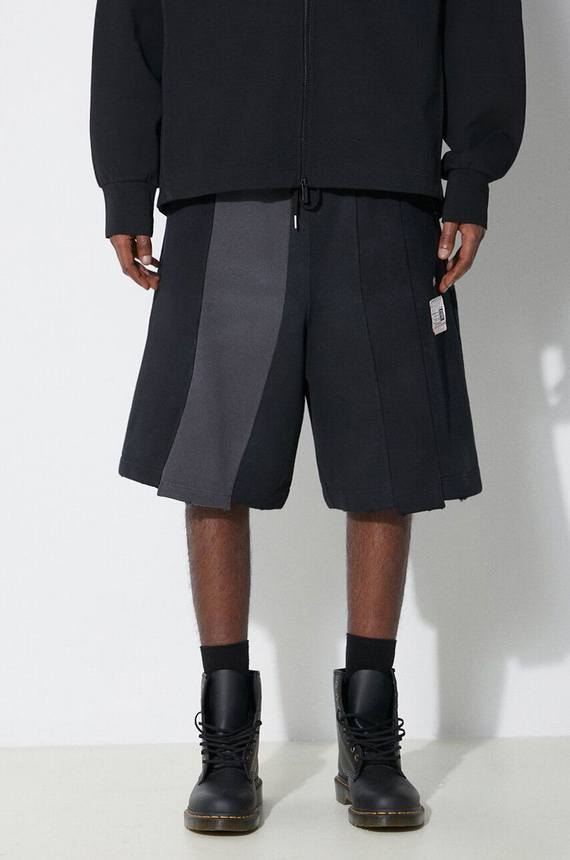 Kratke hlače Maison MIHARA YASUHIRO Maison MIHARA YASUHIRO Vertical Switching Shorts Črna | A12SP563