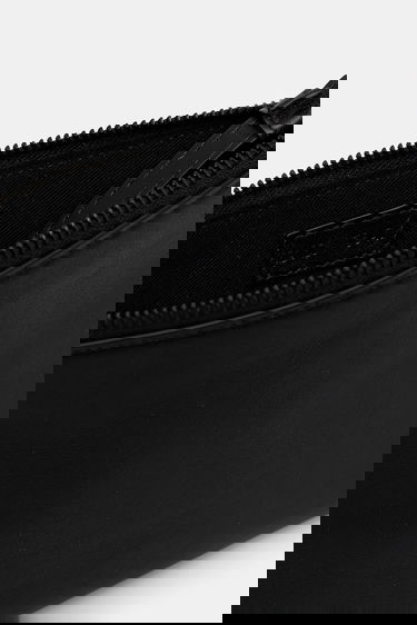 Torbica Common Projects Small Flat Leather Pouch Črna | 9187.7547, 2