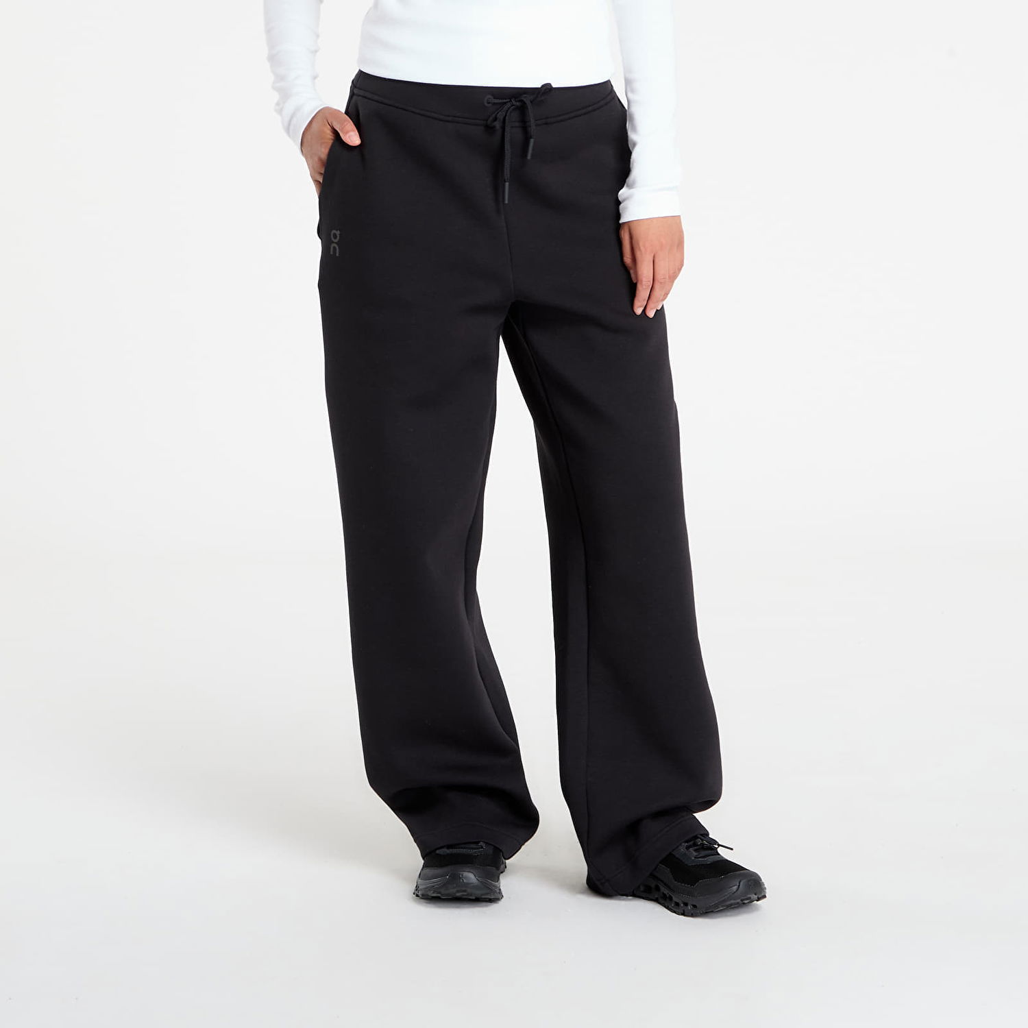 Trenirka On Running Focus Tech Sweatpants Črna | 1WF30390553 W, 0