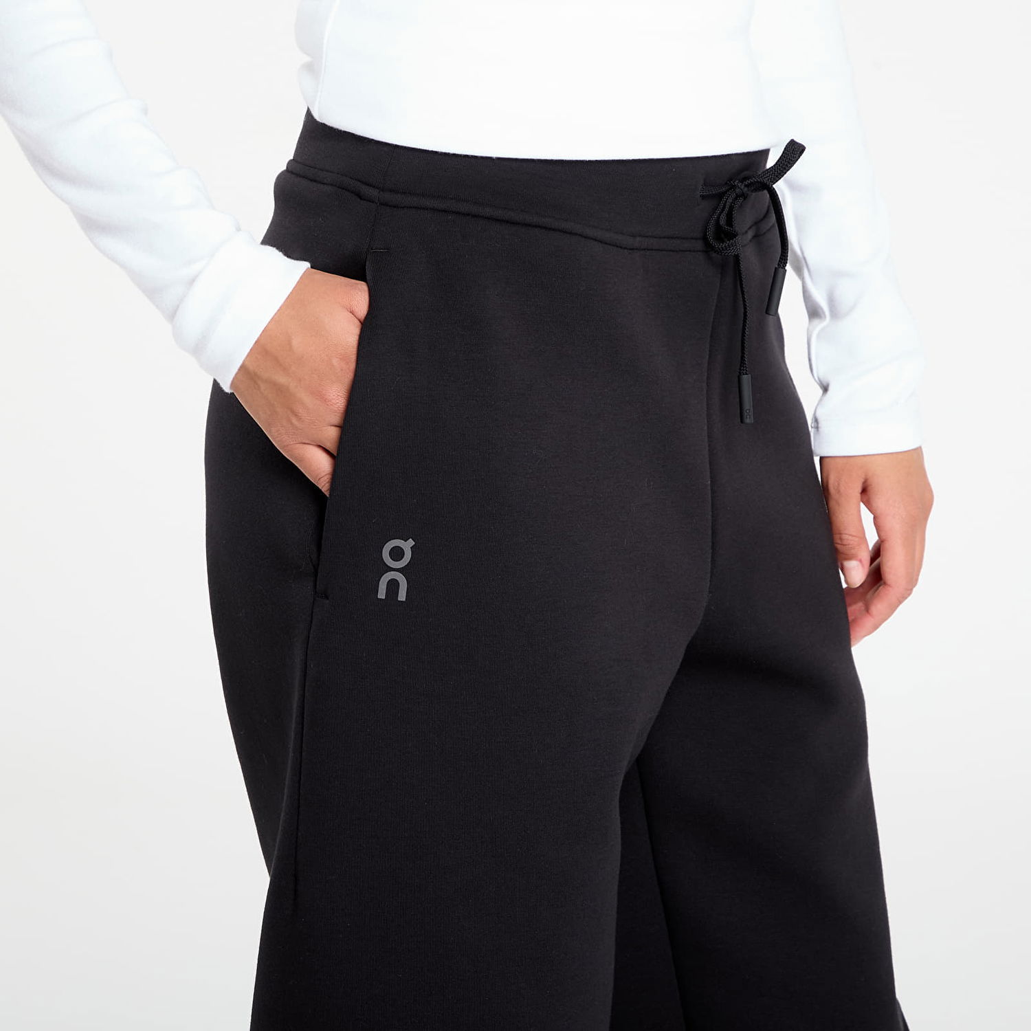 Trenirka On Running Focus Tech Sweatpants Črna | 1WF30390553 W, 1