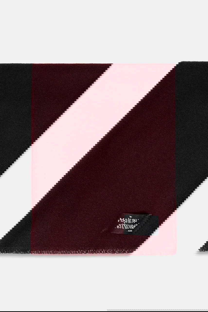 Šala MAISON KITSUNÉ Wool Fringe Scarf with Logo Patch Bordo | PW06200WB0028, 1